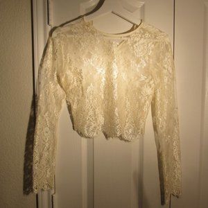 AMELIE LONGSLEEVE LACE CROP TOP